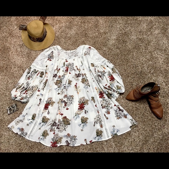 Fun, Floral Lace Puffy Sleeve White Dress - Picture 6 of 9